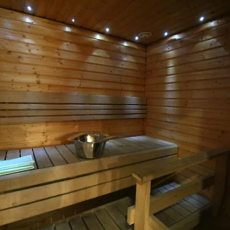 Spacious For 6 With Sauna * Lahti